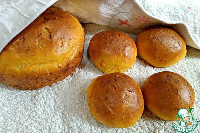 Carrot bread with sesame seeds