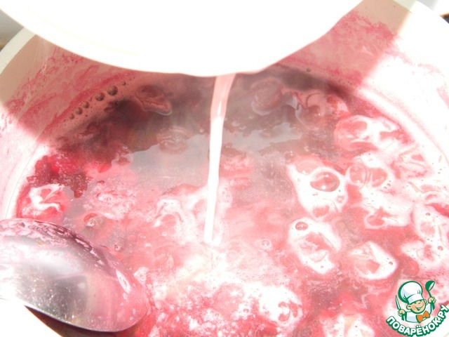 Cherry soup
