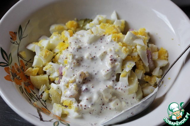 Potato salad with pickled cucumbers