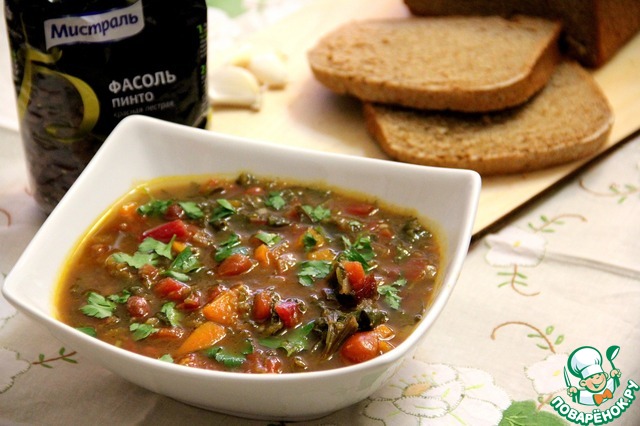 Bean soup with pumpkin