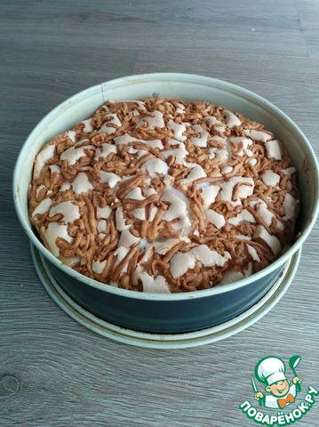 Apple pie with meringue