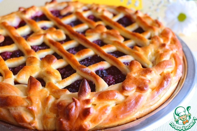 Homemade cake with blackberries