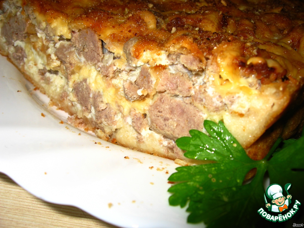 Meat pie, bread with filling