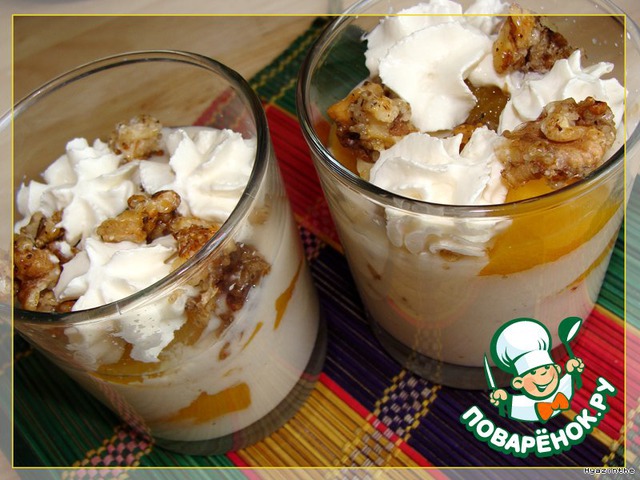 Flummery with nuts and fruit