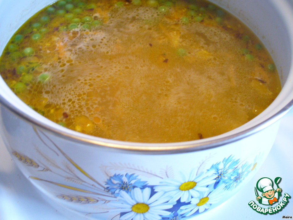 Soup with vegetables, pasta and shrimp