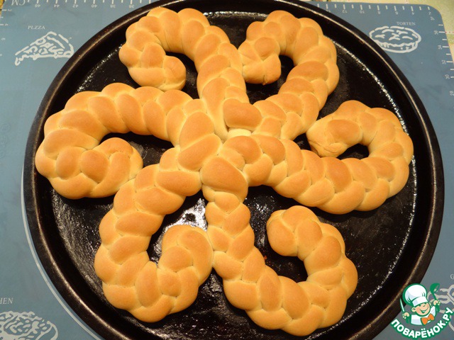 Braided bread 