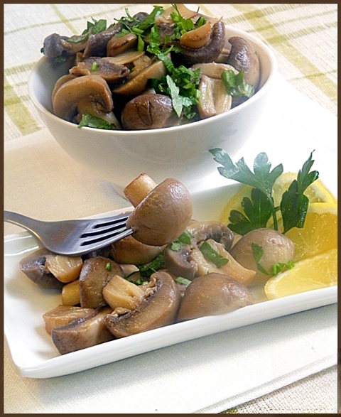 Mushrooms in wine sauce