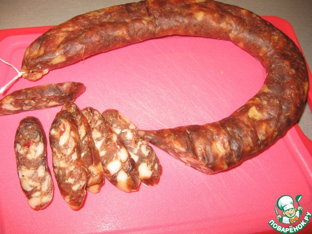 Сыровяленая колбаса
