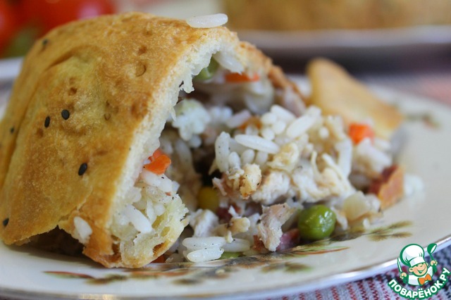 Barrel with a rice and chicken