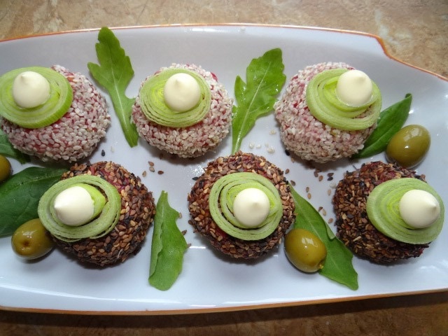 Cold snacks-balls of beet with mushrooms