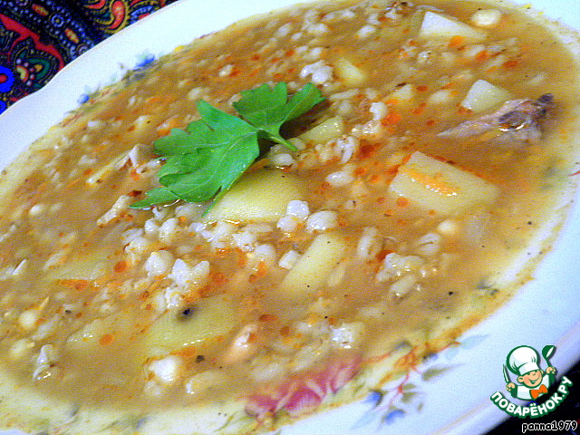 Spicy soup with barley