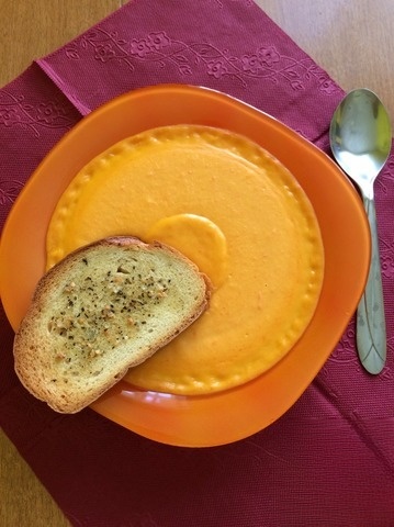 Carrot soup with garlic croutons