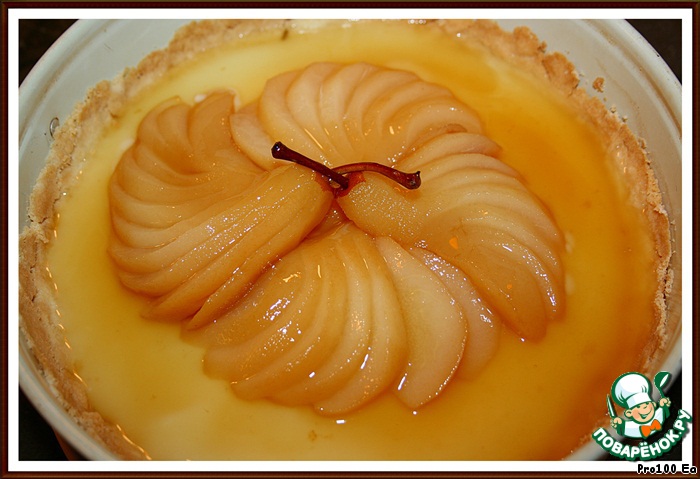 Decoration of pears for desserts