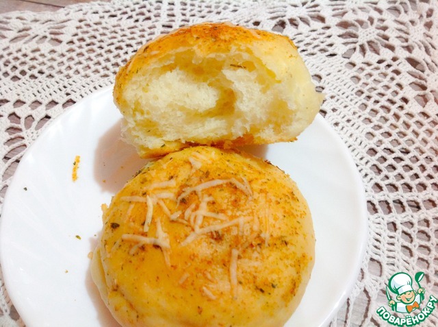 Garlic rolls with Parmesan