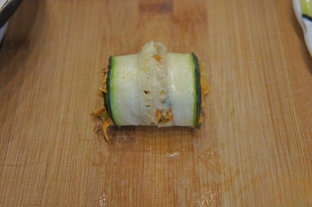 Zucchini rolls with chanterelles