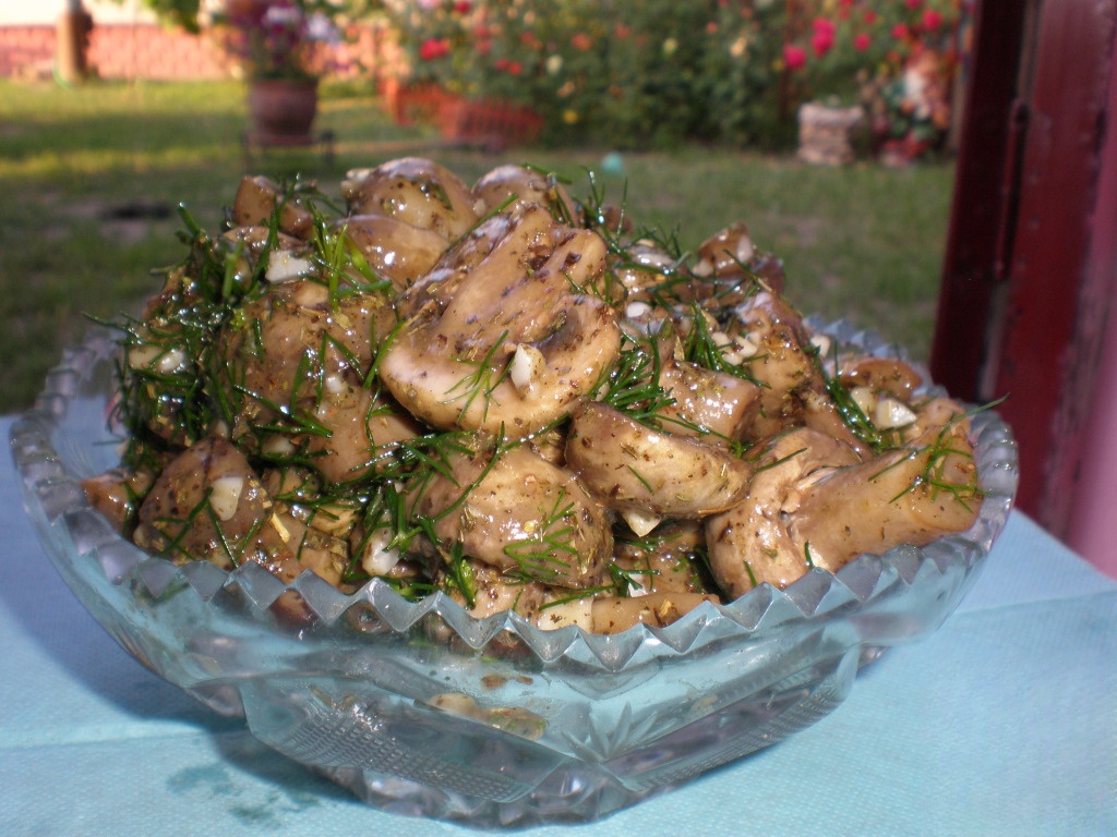Mushrooms in honey mustard dressing