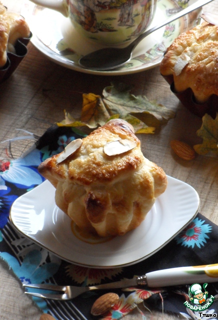 Buns with raisins and lemon cream - lemon curd