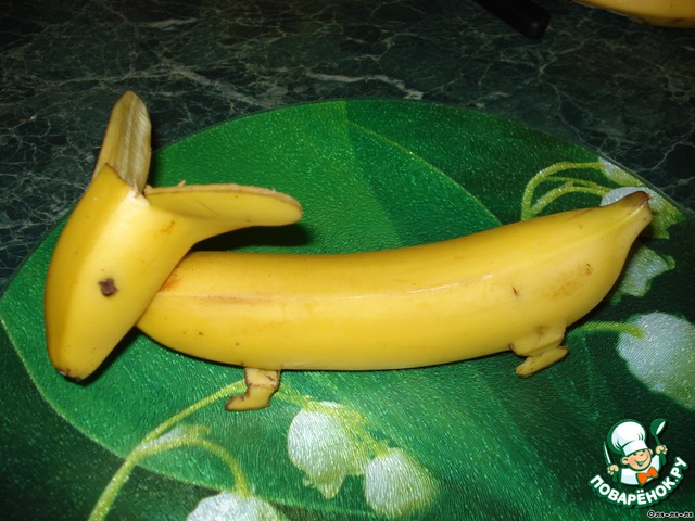 The dog of bananas