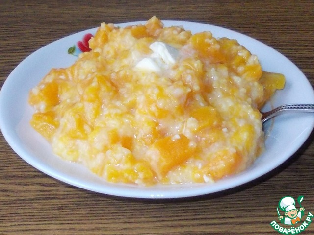 Pumpkin-corn porridge with milk