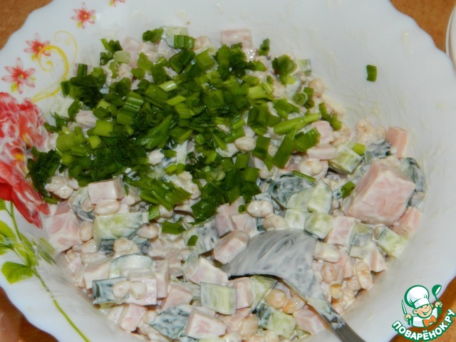 Bean salad with ham