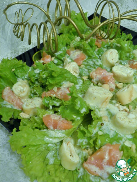 Salad with pancakes