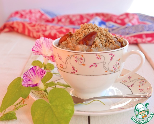 Buckwheat porridge with halvah and dates