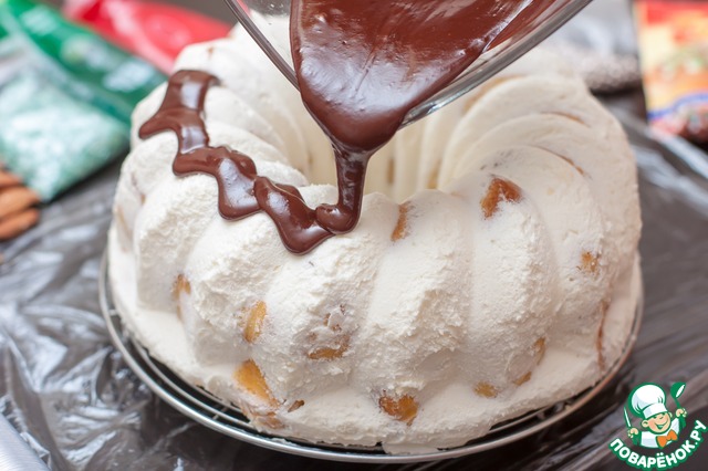 Christmas wreath éclairs with ice cream