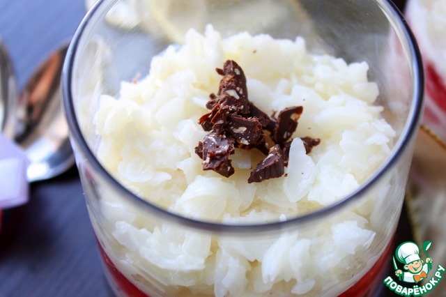 Porridge of rice cereal with strawberry jelly