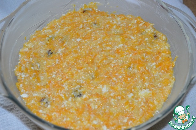 Casserole of millet cereal with pumpkin and raisins