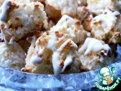 Coconut cookies with white chocolate