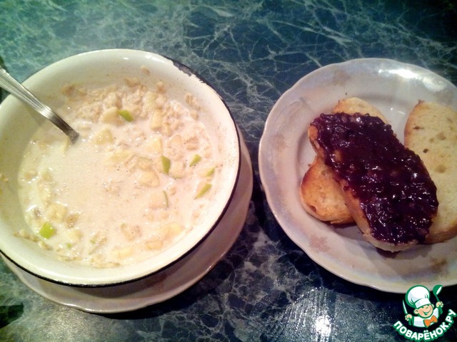 Oatmeal with milk fruit