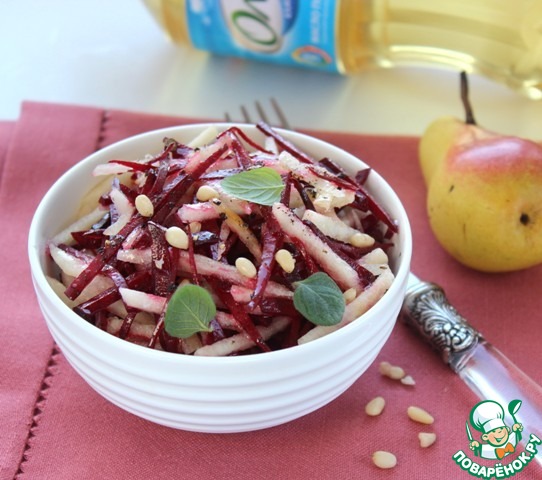 Beet salad with pear