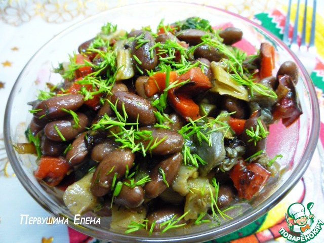 Warm mushroom salad with red beans