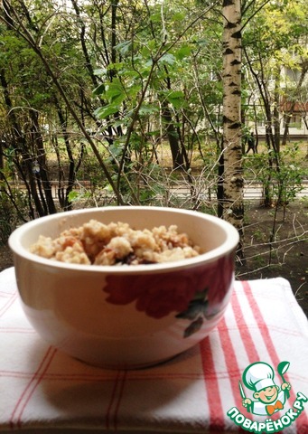 Buckwheat porridge with honey and dried fruits