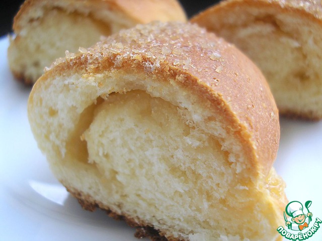 Popovers with sour cream filling