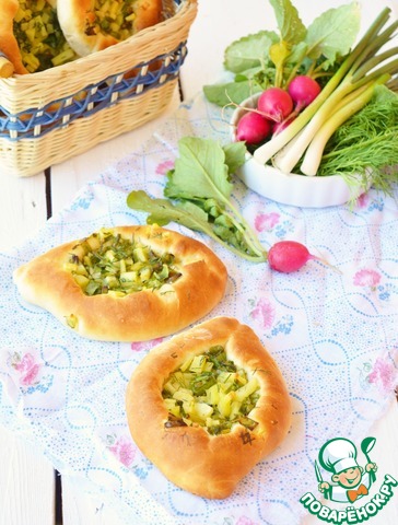 Open pasties with potatoes and greens