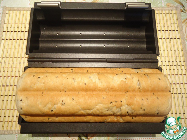 Bread with whole wheat flour and sesame seeds