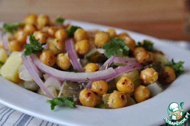 Warm potato salad with chickpeas