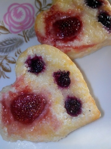 Мини-пшенники на сметане с ягодами