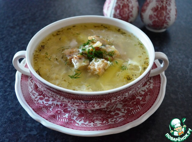 Garlic soup with egg and cheese croutons