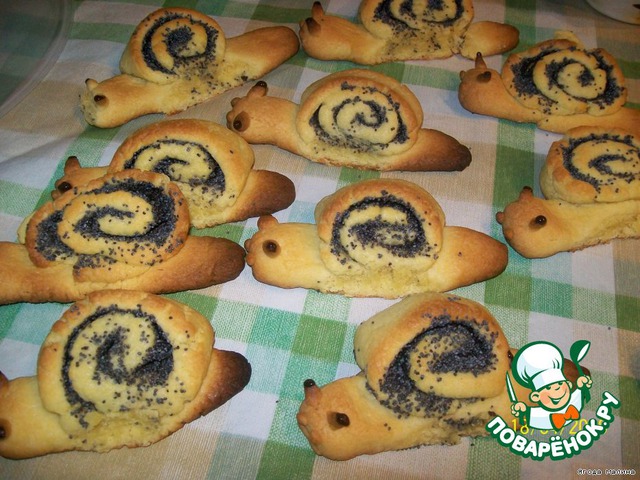 Snails with poppy seeds