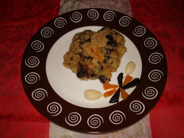 Сладкий плов с миндалём и пшёнными хлопьями