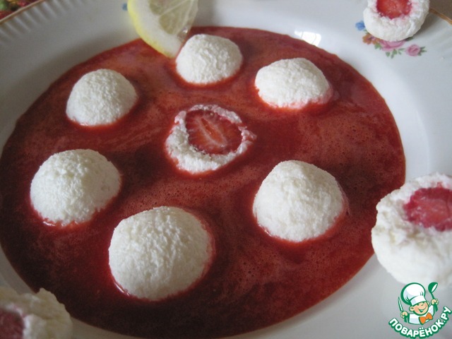 Cold strawberry soup