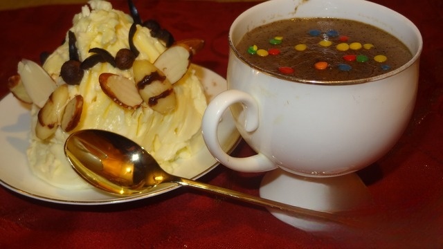 The decoration of the dish 