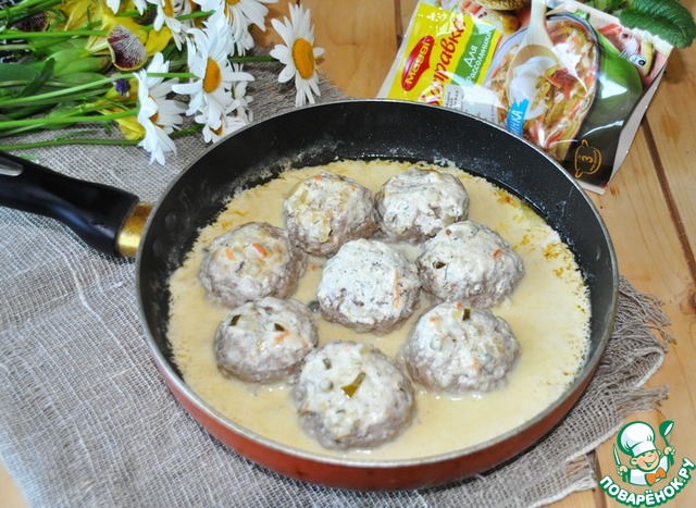 Meatballs with sauce a La Tartar
