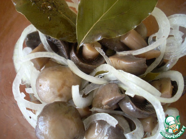 Marinated mushrooms