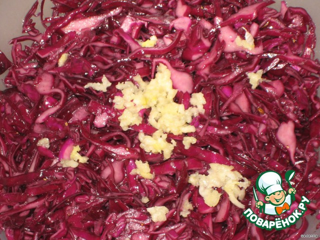Pickled red cabbage