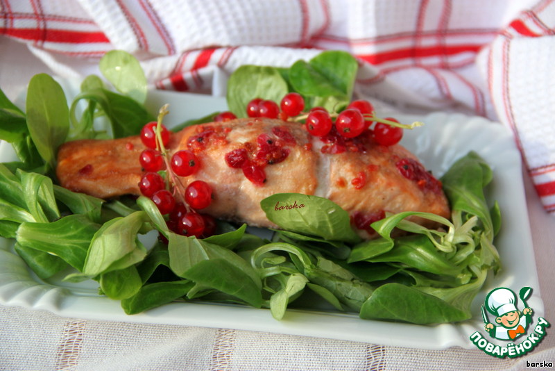 The salmon in the marinade of red currant