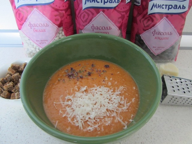 Фасолевый суп-пюре с топинамбуром