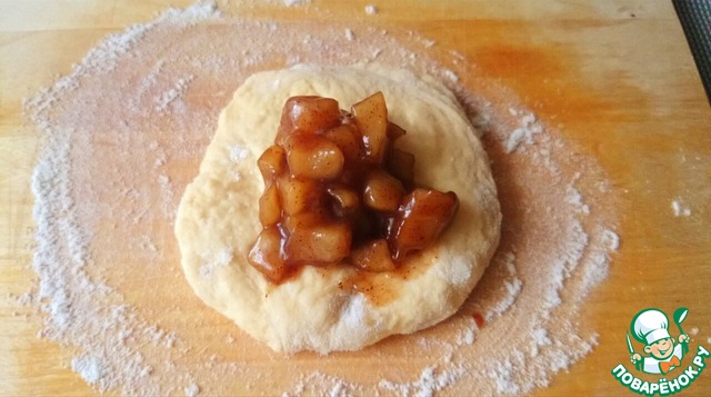 Quick Apple cream filling for cakes